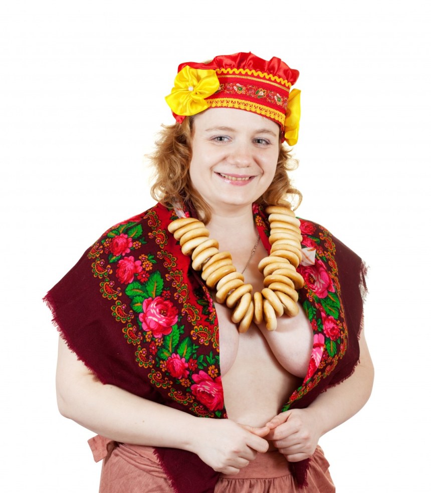 Украинка в национальном костюме голая