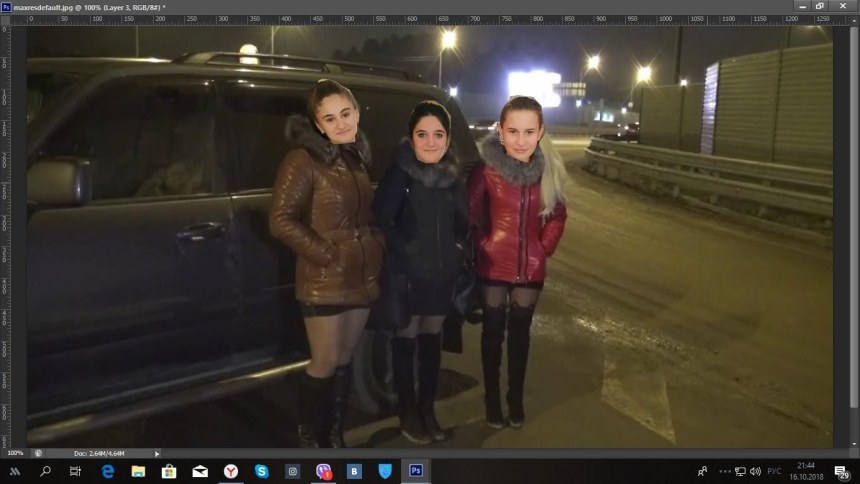 Девочки на МКАДЕ стоят