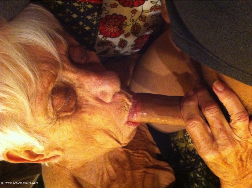 Beauty blonde blowjob from very old indian man