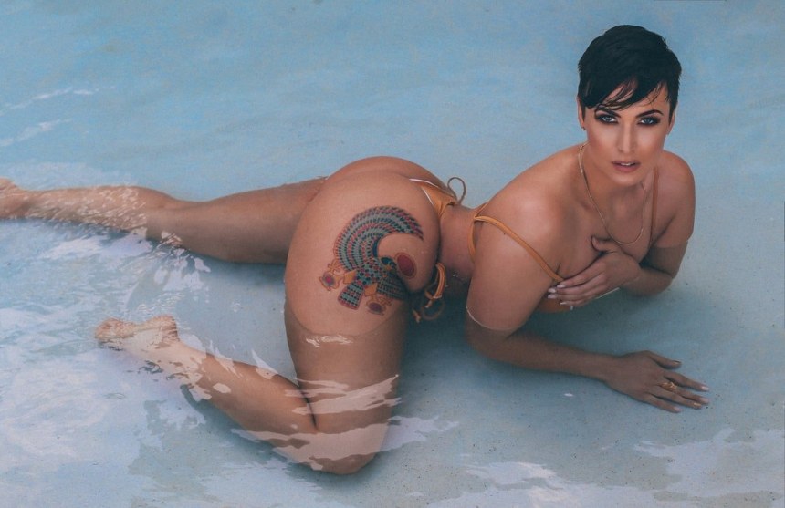Захру Элис (Zahra Elise) +18 zxx