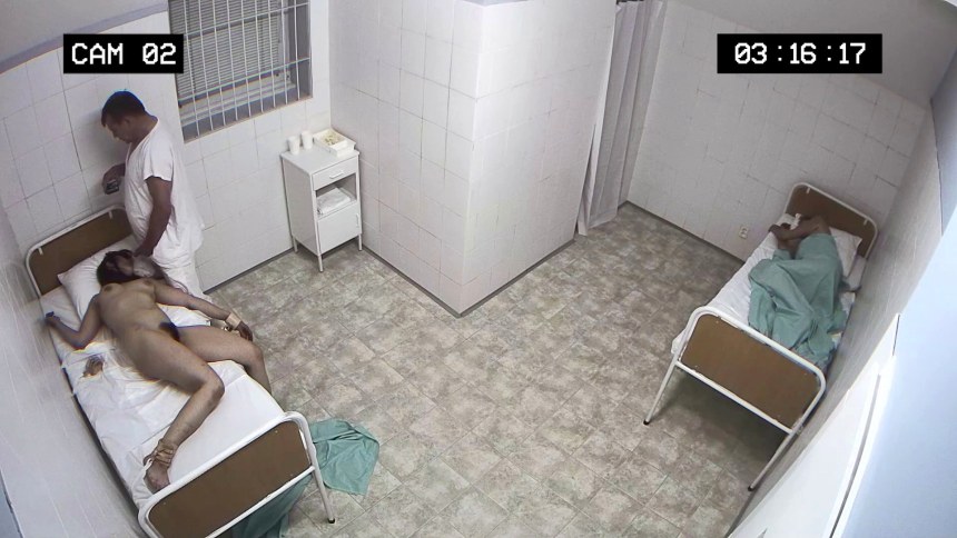 Голые бабы в отрезвителе