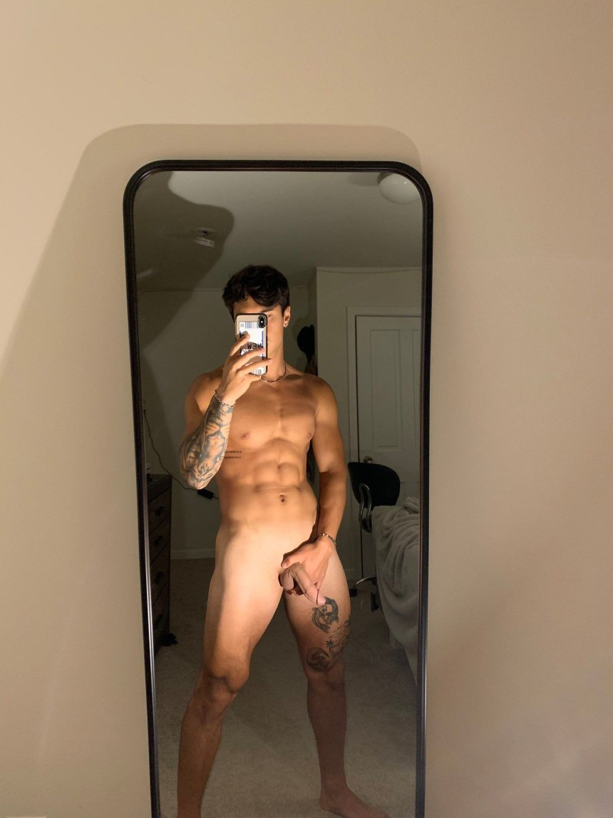 TIKTOKERS and YOUTUBERS guys nude pelado Leaced