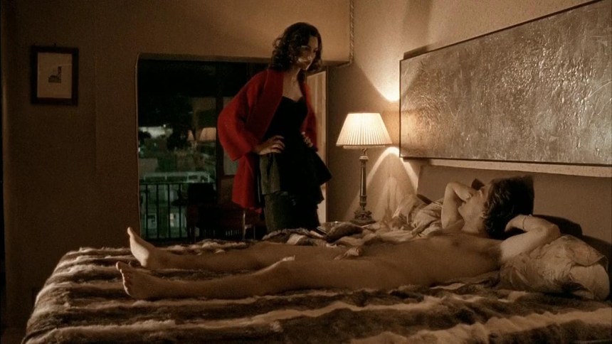 Javier Lara goes Full frontal in the Spanish Play delicuescente Eva