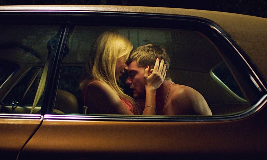 It follows (Дэвид Роберт Митчелл, 2014)