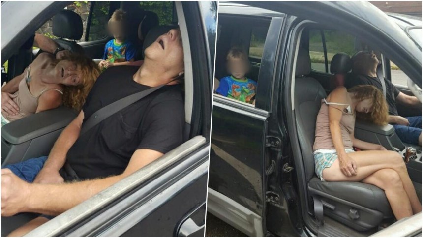 Занимаются в машине