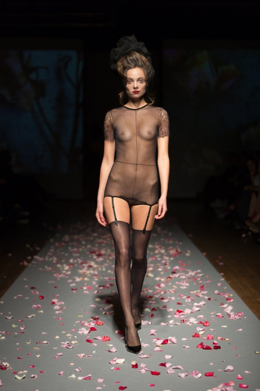 Чарли Ле Минду Charlie le naked