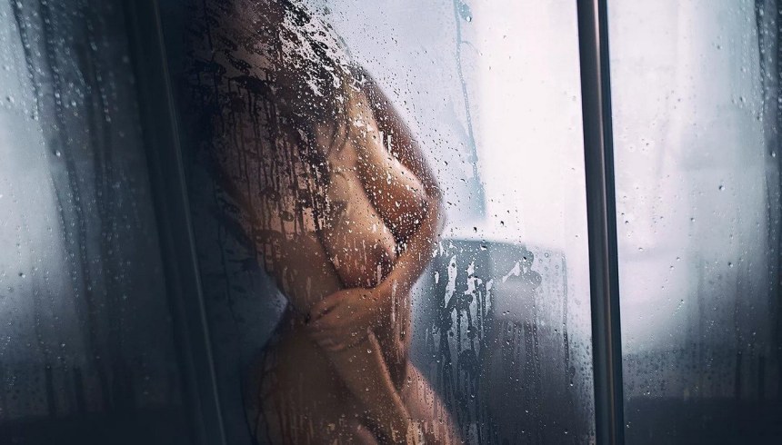 Lena Paul в душе