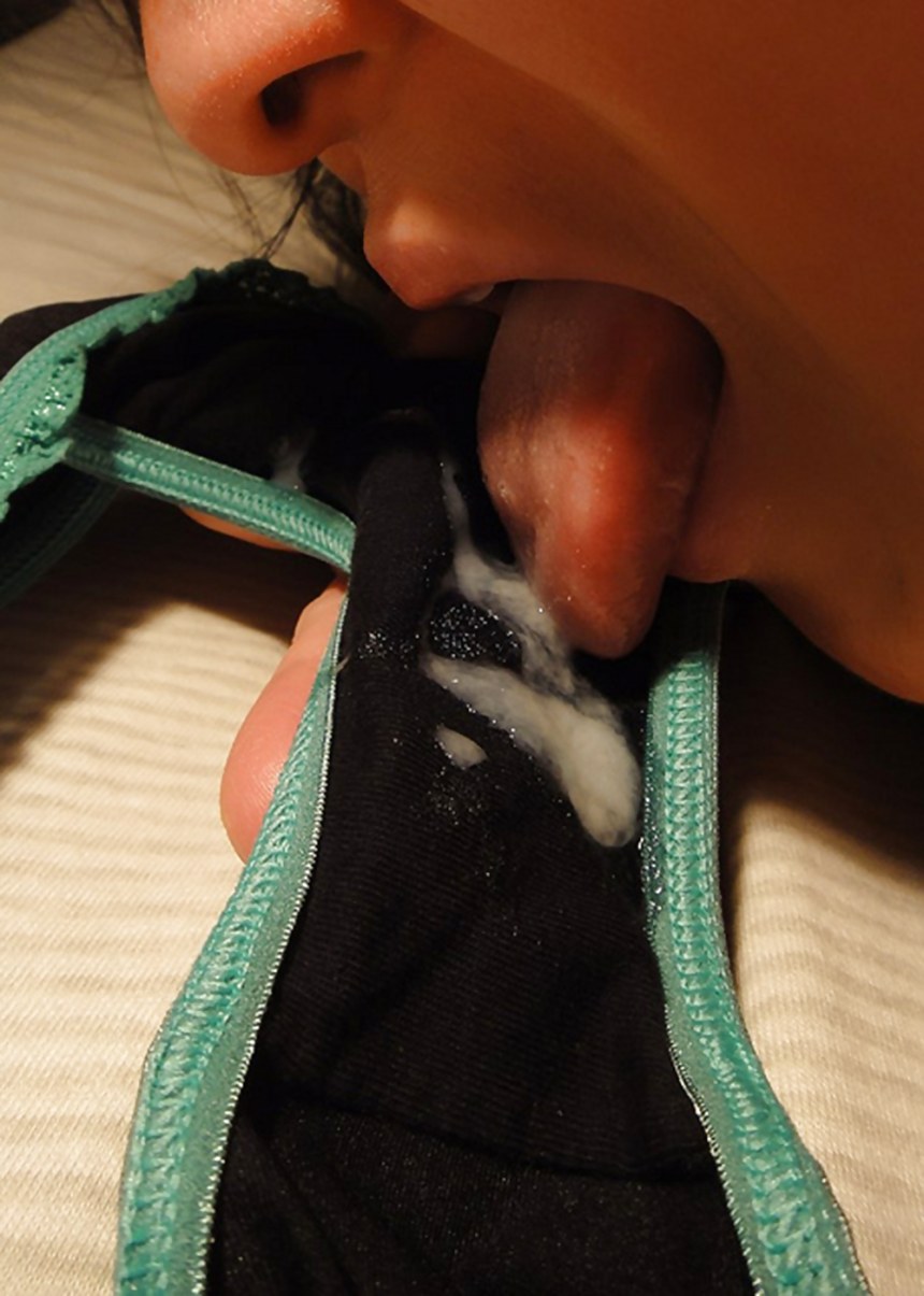 Dirty panties сама нюхает девушки