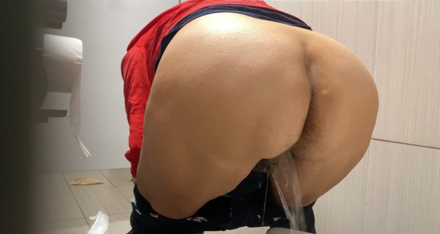Voyeur Duo rubbing pussy while giving joi