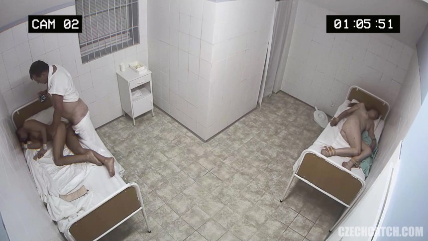 Голые бабы в отрезвителе